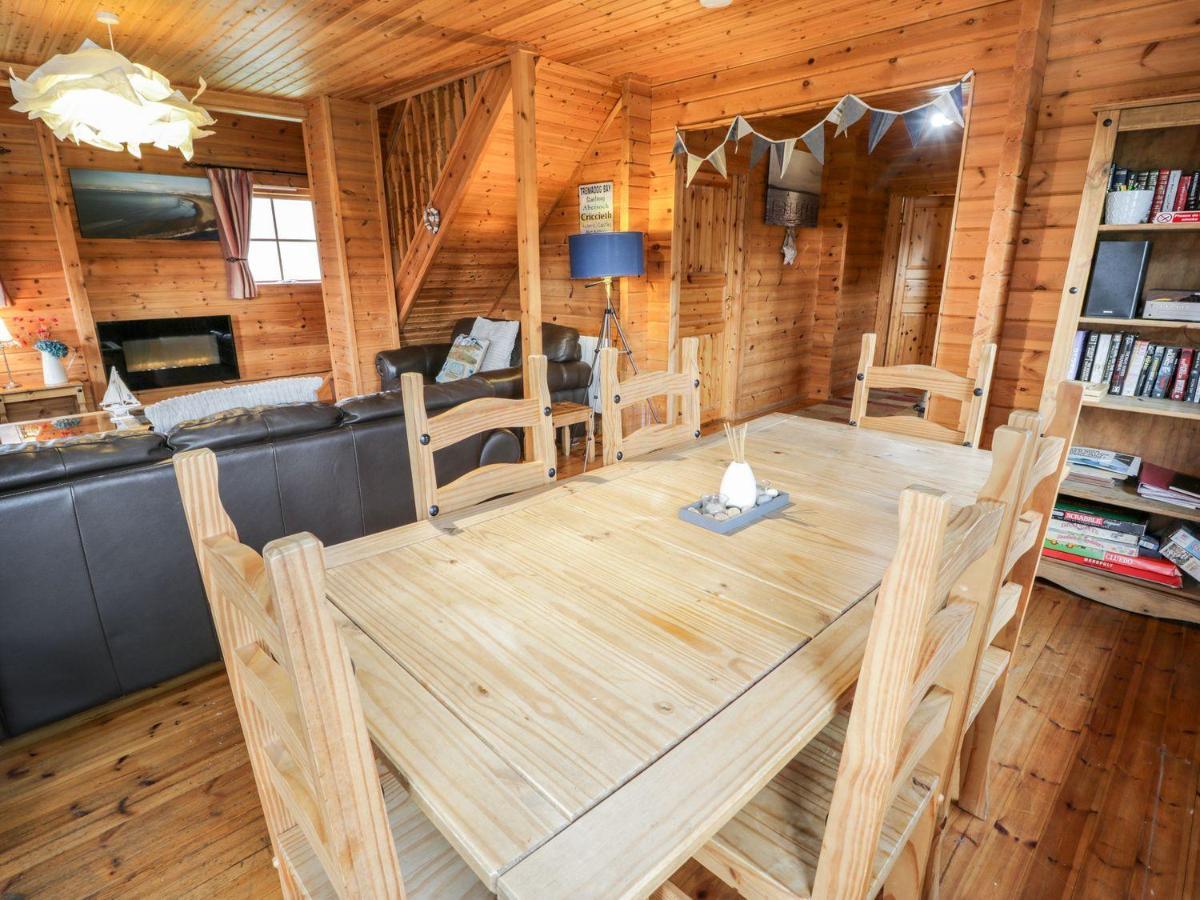 Sun View Lodge Llanbedr  Bagian luar foto