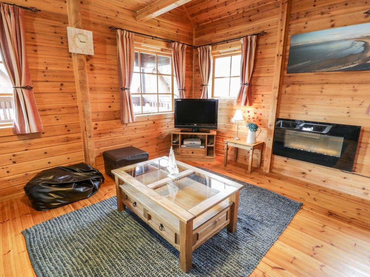 Sun View Lodge Llanbedr  Bagian luar foto