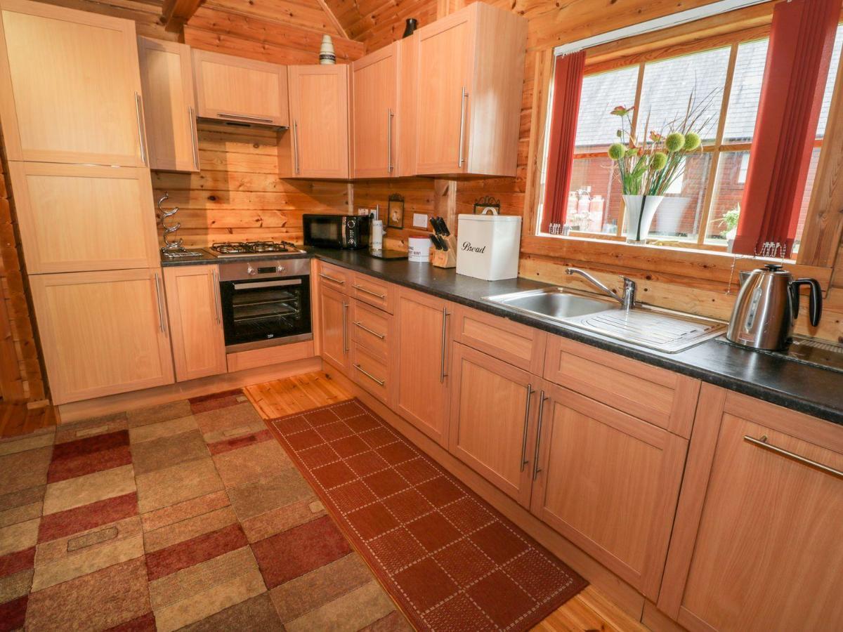 Sun View Lodge Llanbedr  Bagian luar foto
