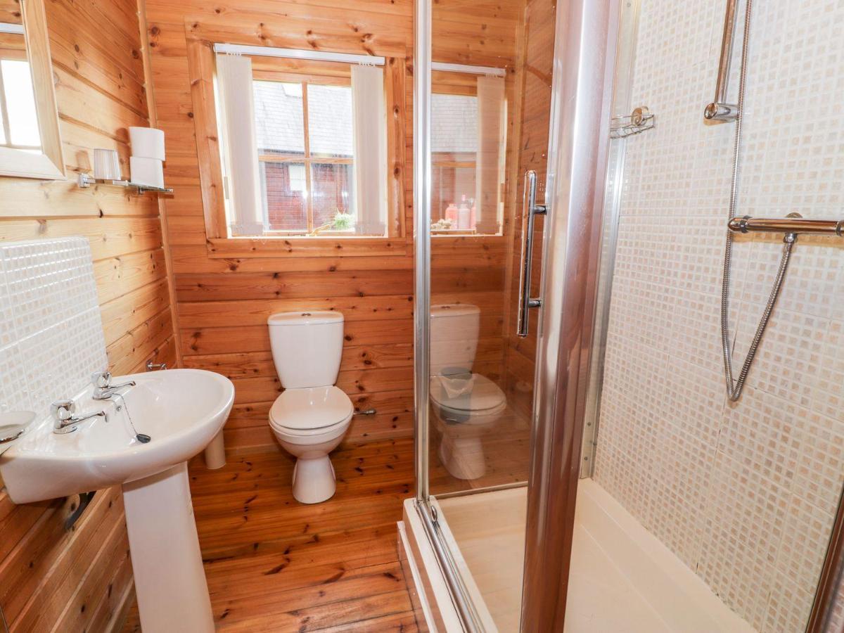 Sun View Lodge Llanbedr  Bagian luar foto