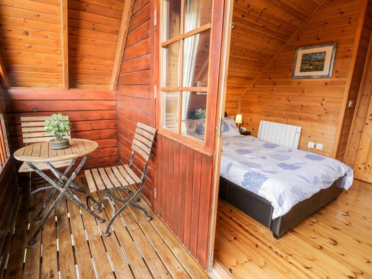 Sun View Lodge Llanbedr  Bagian luar foto