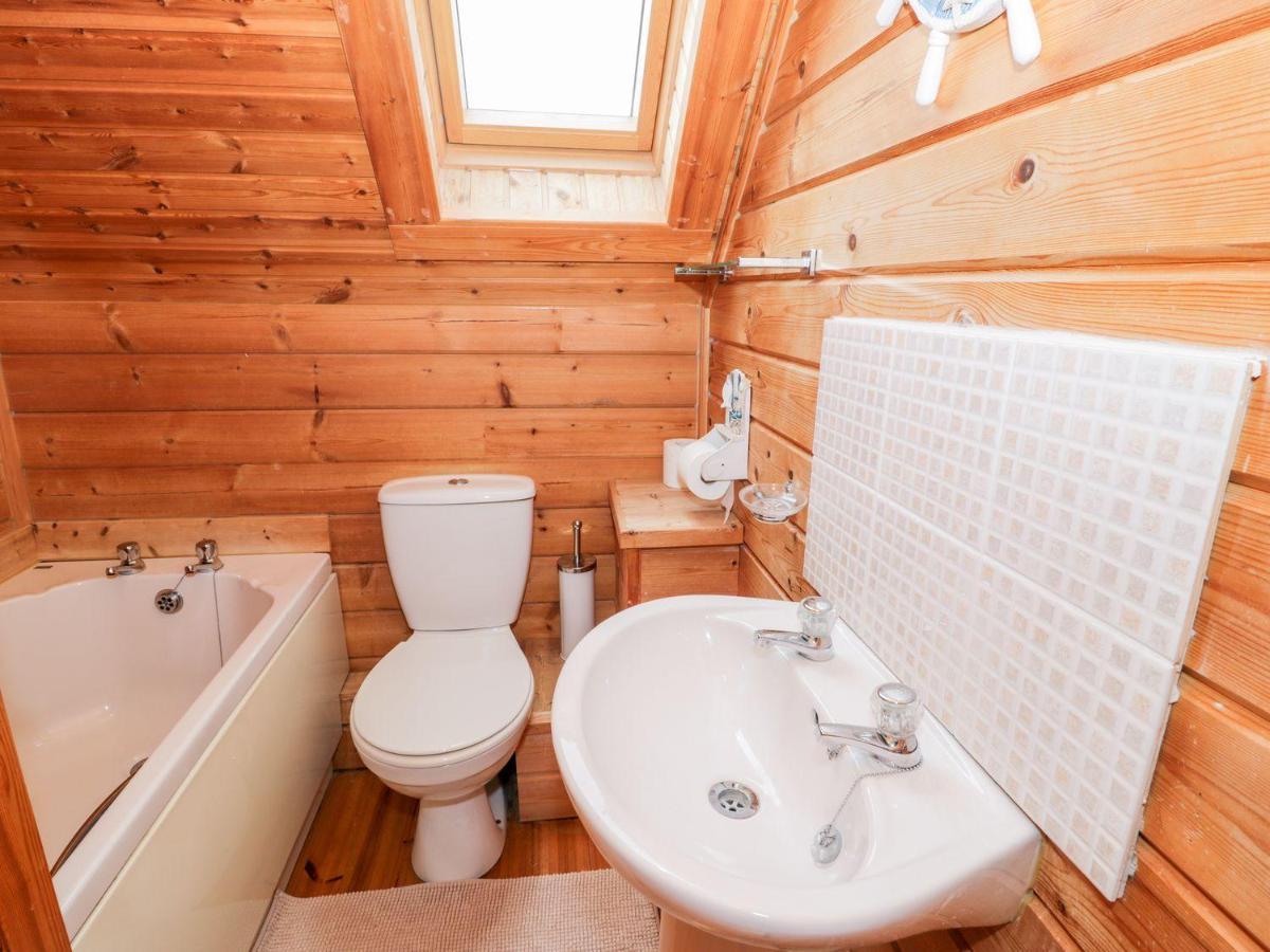 Sun View Lodge Llanbedr  Bagian luar foto