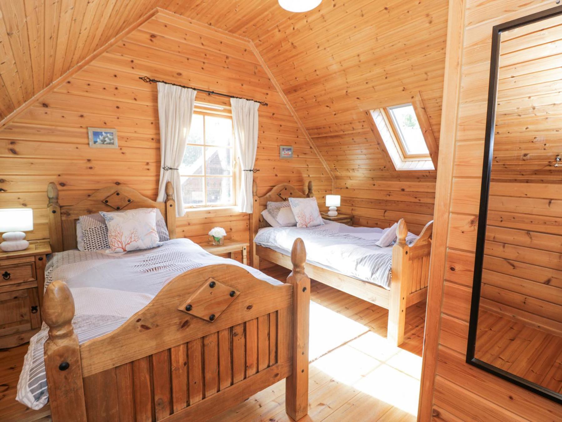 Sun View Lodge Llanbedr  Bagian luar foto