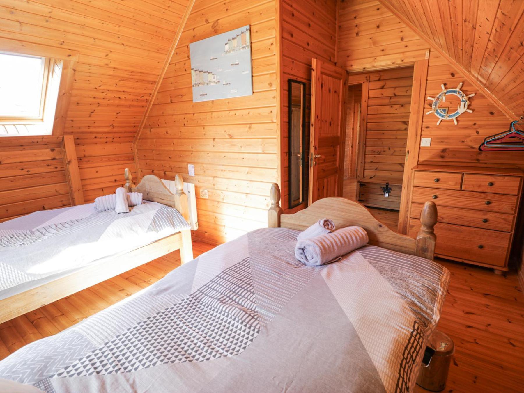 Sun View Lodge Llanbedr  Bagian luar foto