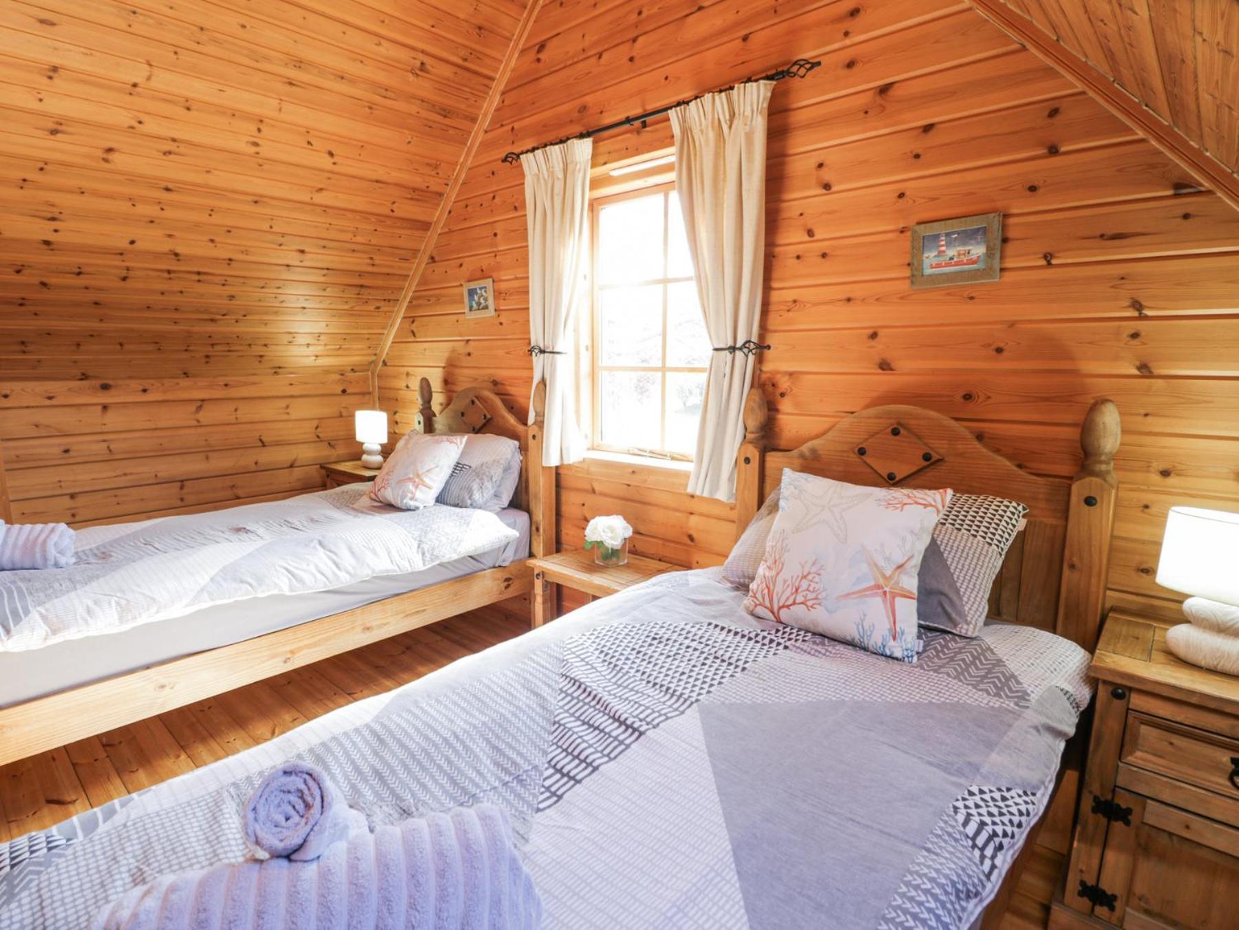 Sun View Lodge Llanbedr  Bagian luar foto