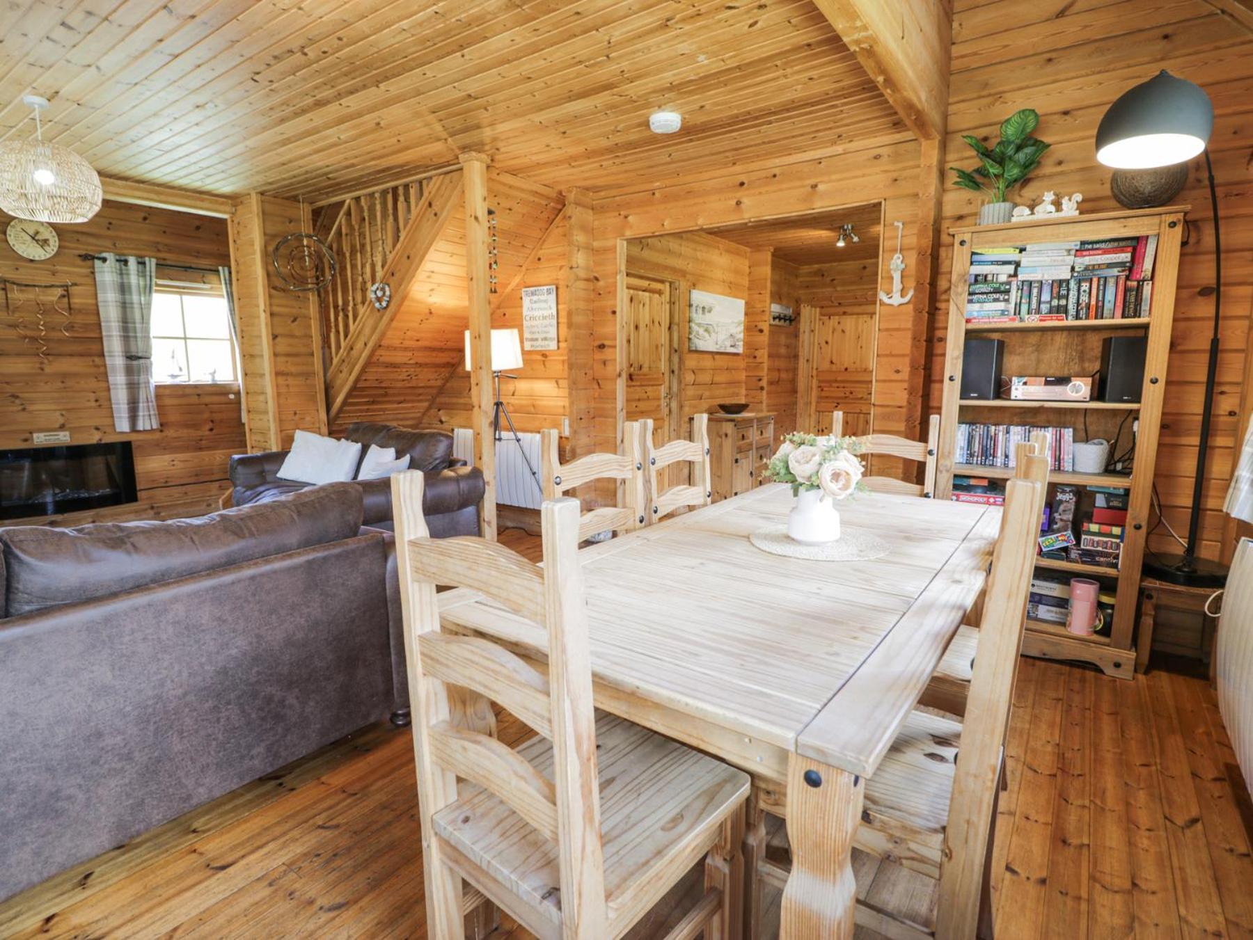 Sun View Lodge Llanbedr  Bagian luar foto